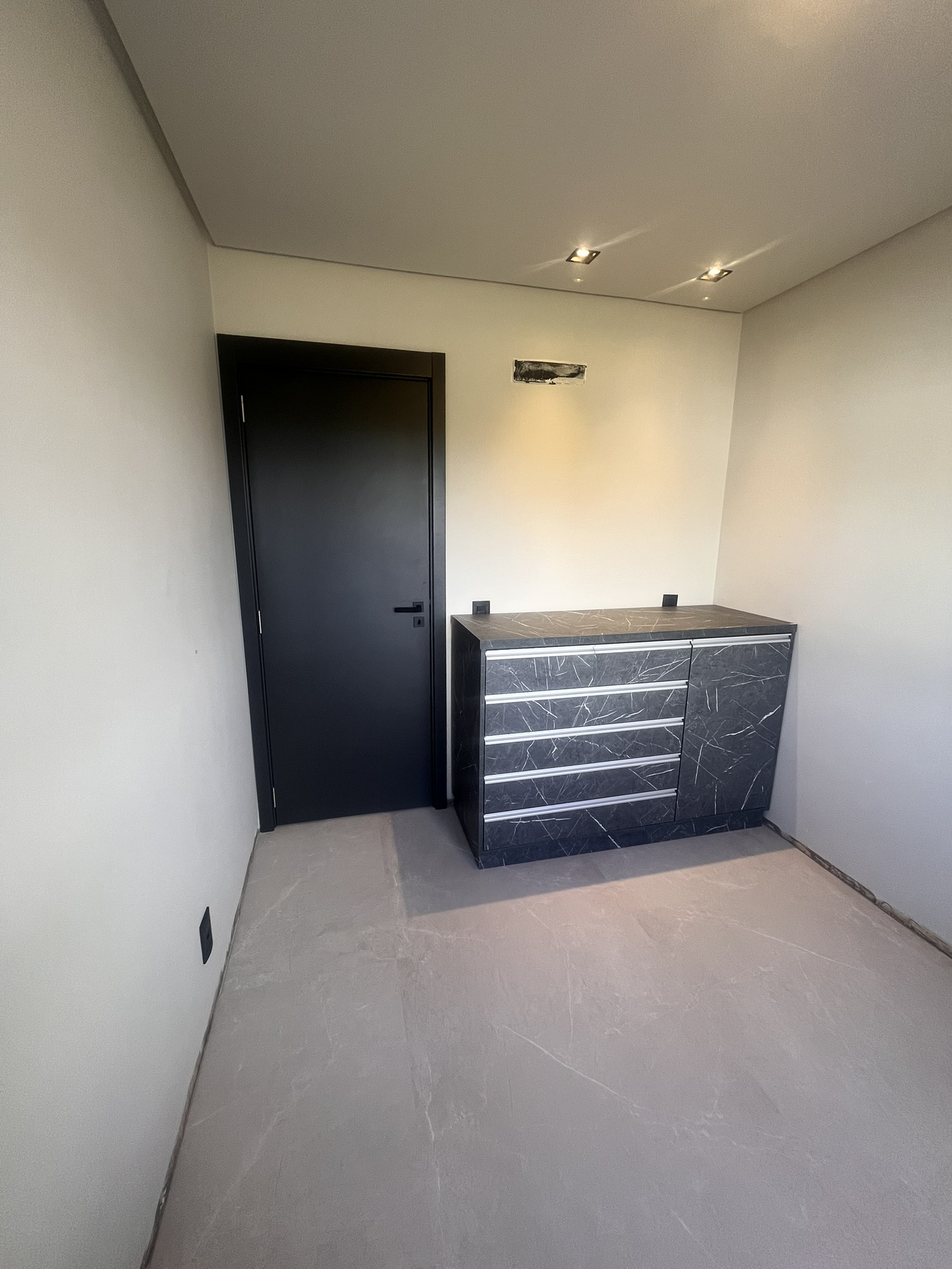 Quarto adicional — ângulo 2
